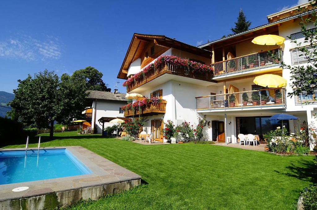 Bazén v ubytování Haus Rosengarten nebo v jeho okolí
