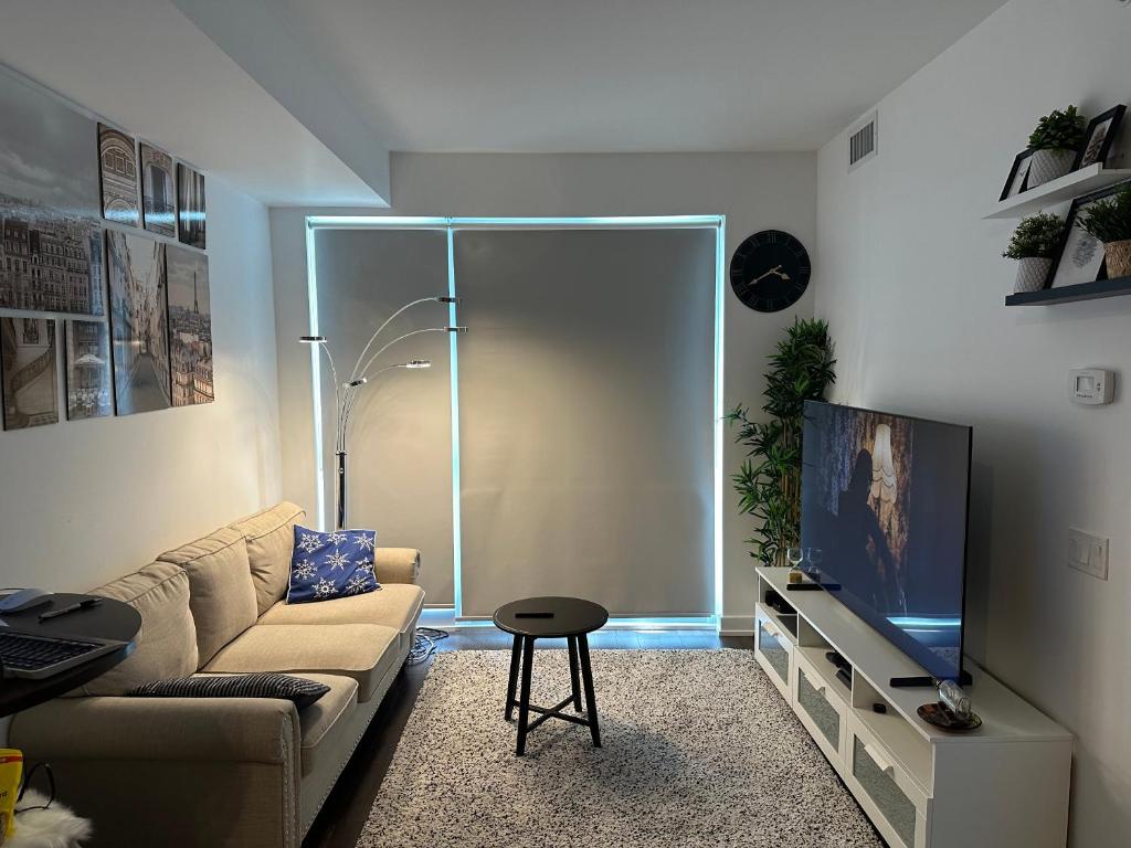 1 Bedroom Condo