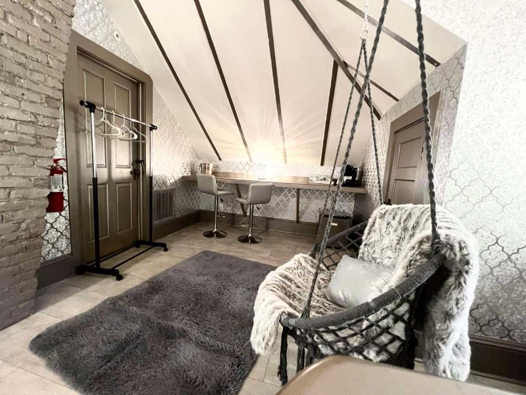 1001 Nights Historic Bed and Breakfast Adults Only - Deluxe King Suite