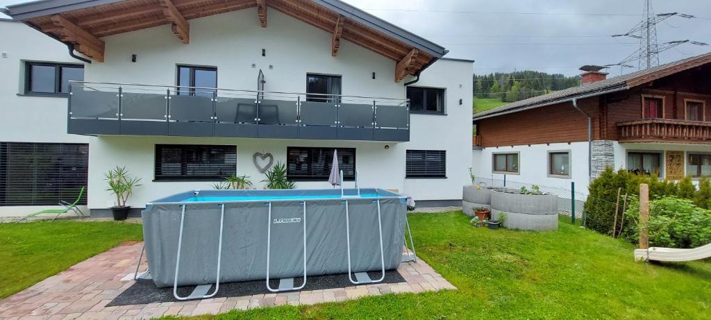 Bazén v ubytování M4 Appartements nebo v jeho okolí