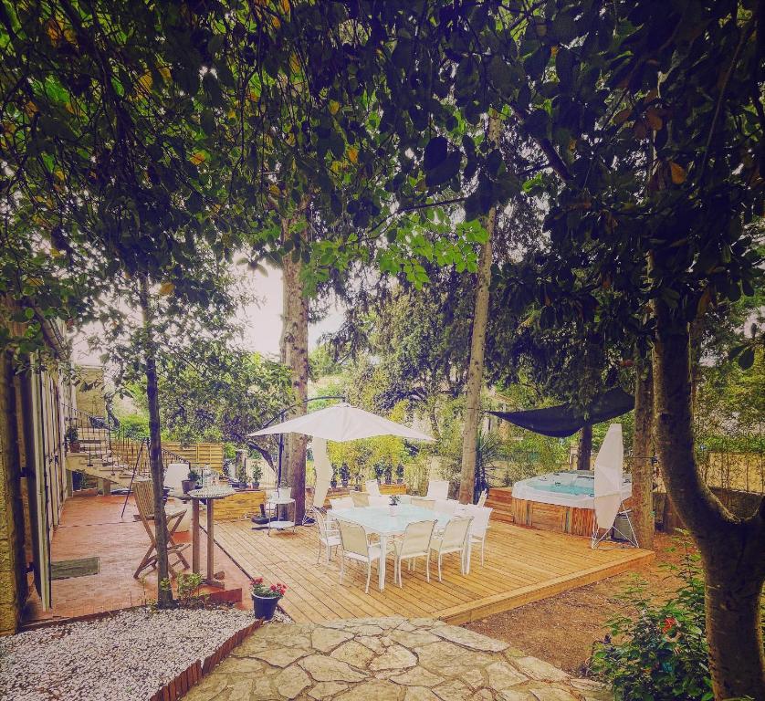Vonkajšia záhrada v ubytovaní Villa&spa 3 ch 6pers en ville 12 mn de la plage