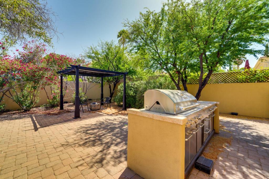 Fountain Hills Vacation Rental with Outdoor Kitchen!, Fountain Hills