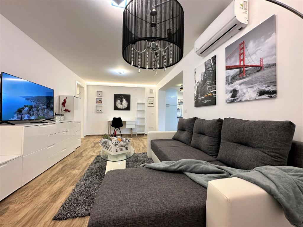 Μια τηλεόραση ή/και κέντρο ψυχαγωγίας στο HILLSIDE Apartment Volosko