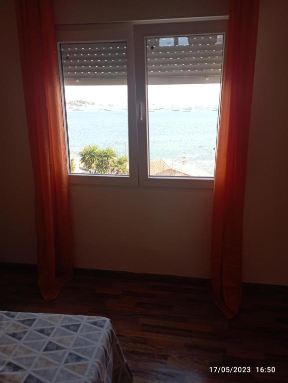Fotografia z galérie ubytovania Casa con bonitas vistas al mar v destinácii Boiro