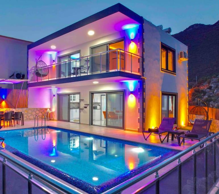 Villam Bozdağ ( deniz manzaralı ) korunaklı villa