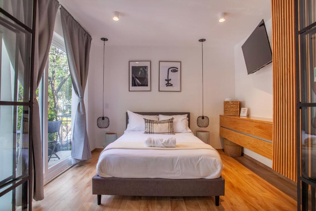 Bright & sweet unit in the heart of Polanco. photo