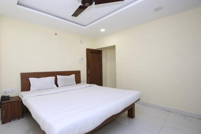 OYO MCS Hotel - Housity