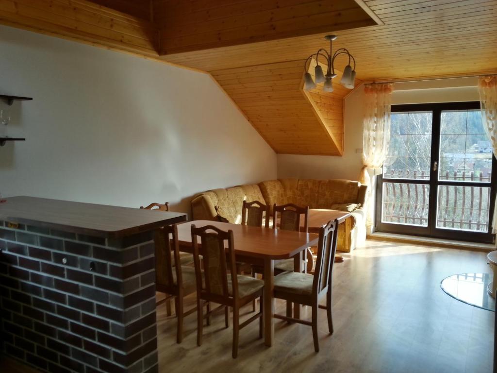 Część wypoczynkowa w obiekcie Belweder Apartamenty i Pokoje