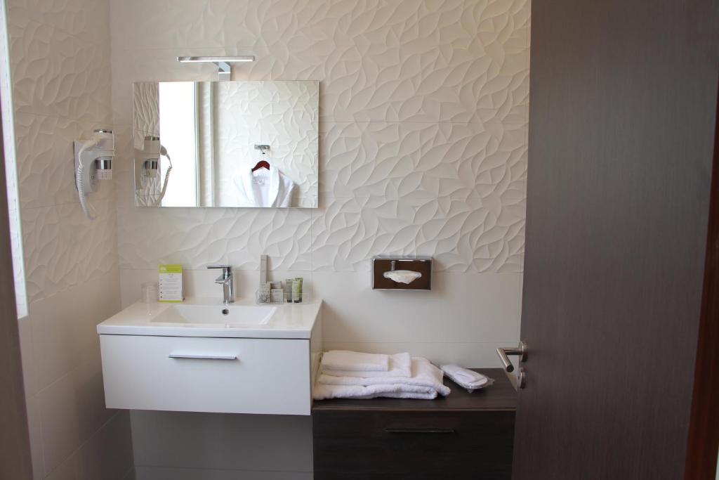Hôtel L'Esturgeon - Superior Twin Room