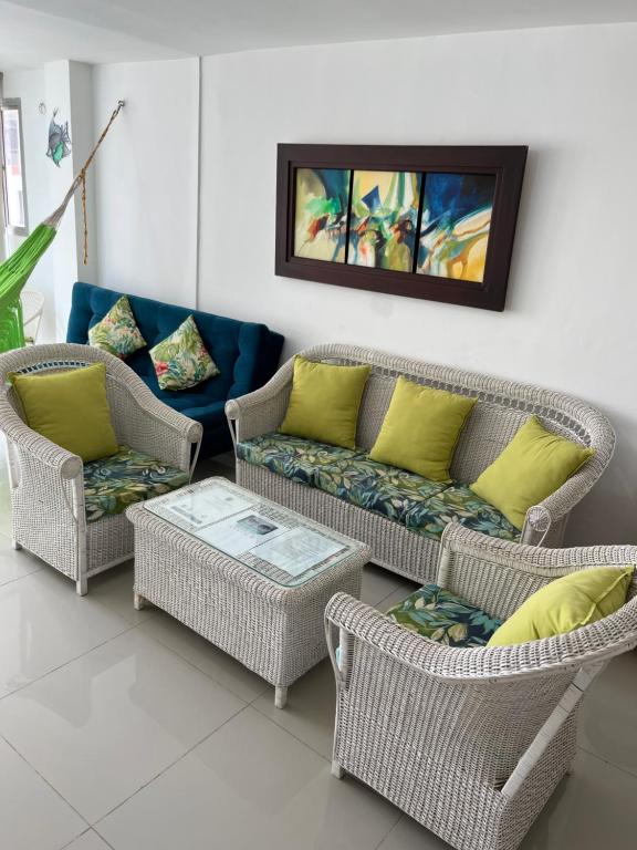 Apartamento en el Rodadero, Confortable y amplio, con vista al mar, a 80mt de la playa, DELAMAR Apar