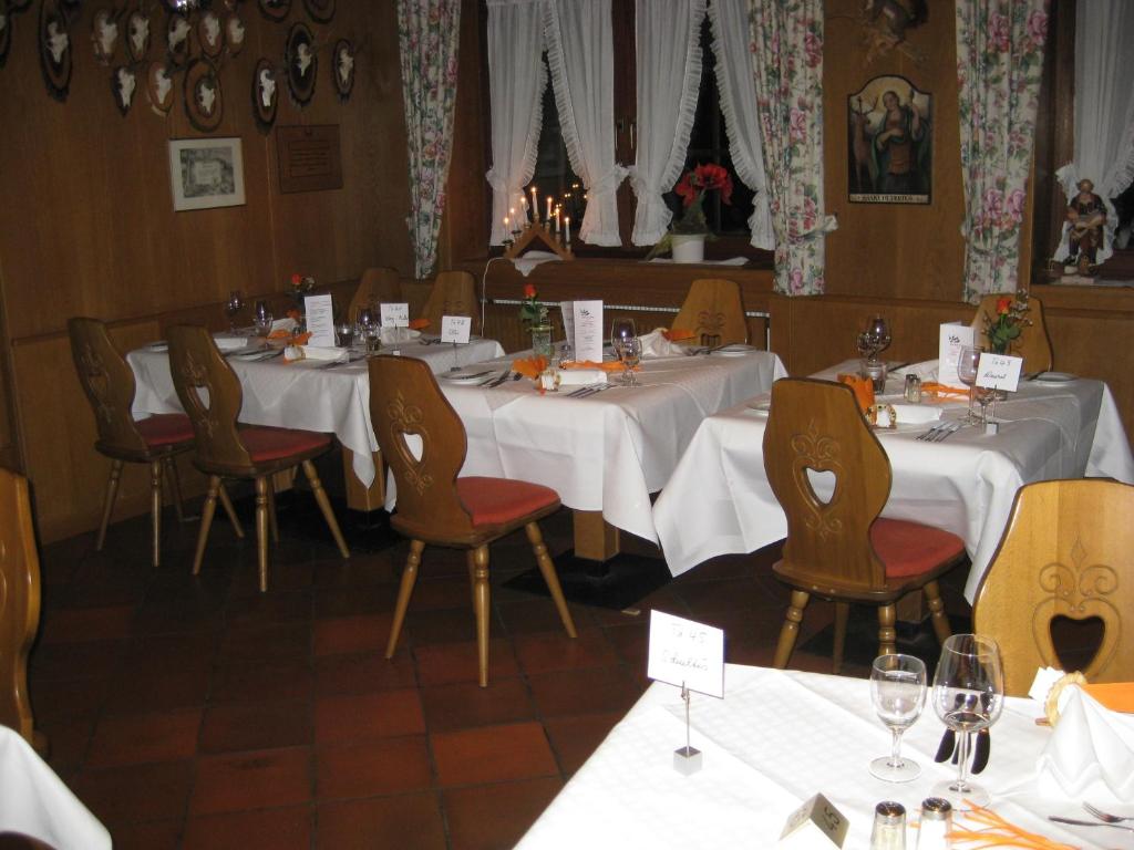 Restaurace v ubytování Gasthof Hotel Engel