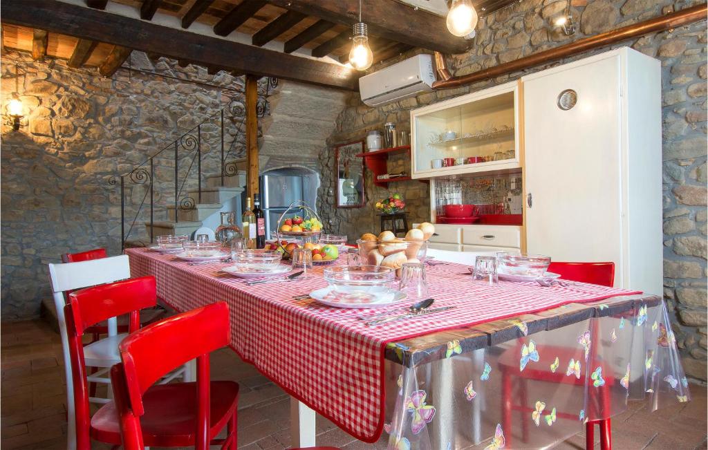 Fotografia z galérie ubytovania Cozy Apartment In Benabbio With Kitchen v destinácii Bagni di Lucca