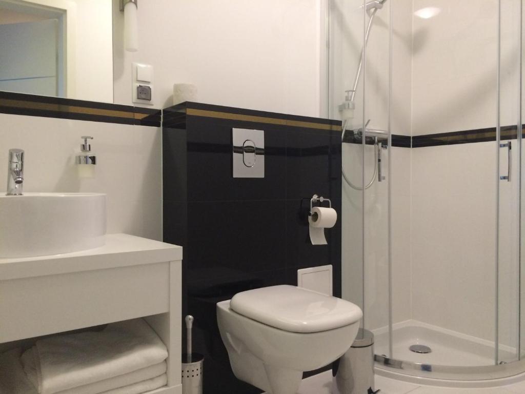 Hotel Aleksandria - Chambre Triple Avec Douche