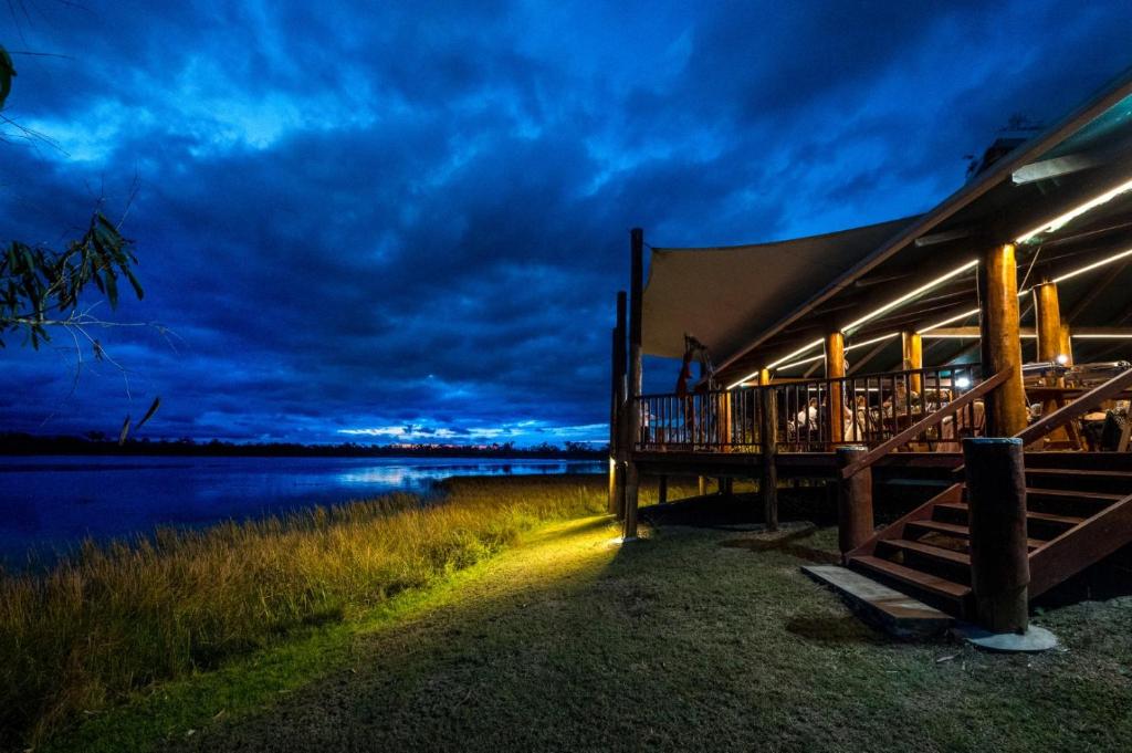 Příroda nedaleko luxury tent