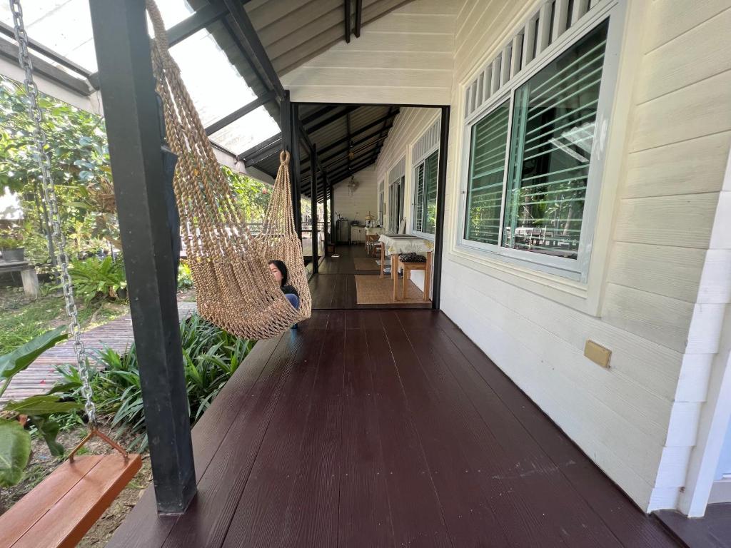 Balkón nebo terasa v ubytování ComeHome Lamphun