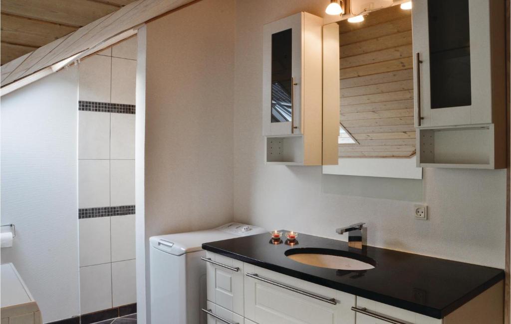 Kuchyň nebo kuchyňský kout v ubytování Holiday Home Birkealle Ringkøbing Ii