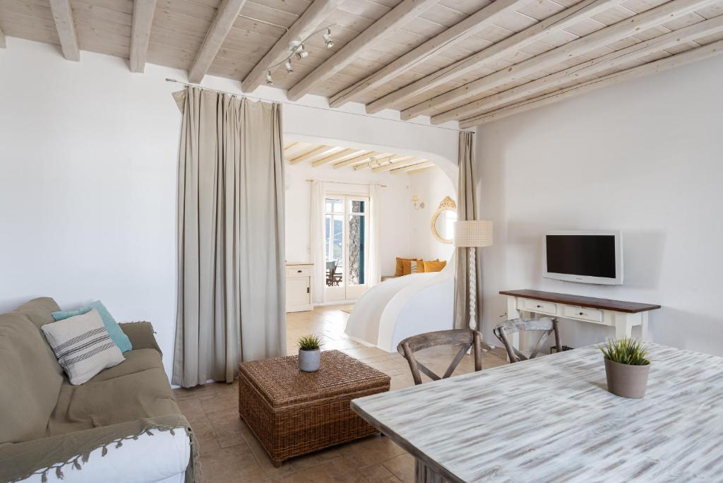 TV a/nebo společenská místnost v ubytování Villa Hola Mykonos