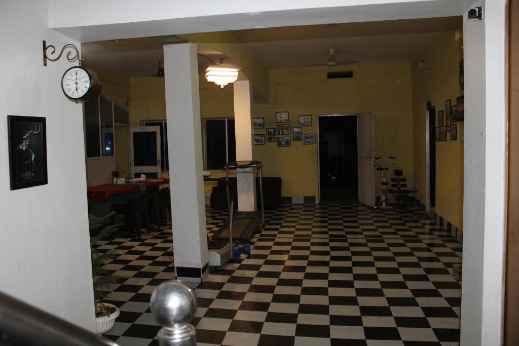 Vstupní hala nebo recepce v ubytování "Priyadarshi Villa" Free pickup in ac car from Jasidih Railway station or Deoghar Airport