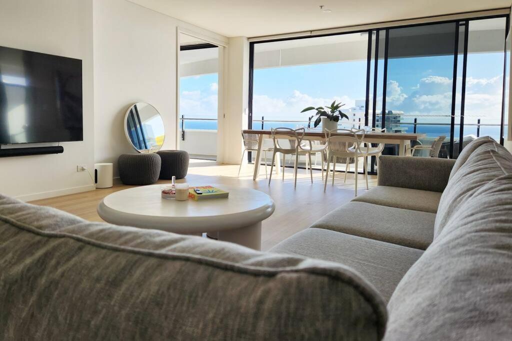 Χώρος καθιστικού στο Modern luxury with breathtaking ocean views