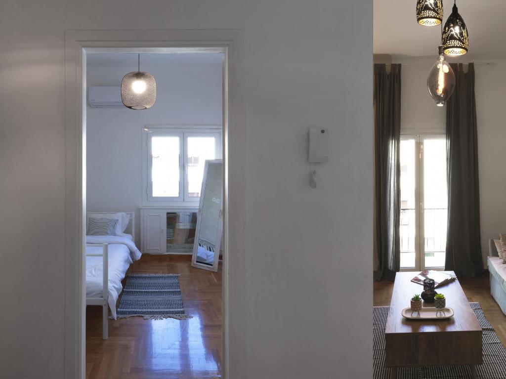Posteľ alebo postele v izbe v ubytovaní Beautiful Athenian apartment next to the center
