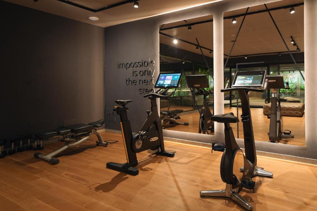 Posilňovňa alebo fitness centrum v ubytovaní Palazzo della Scala Spa Hotel Suites & Apartments