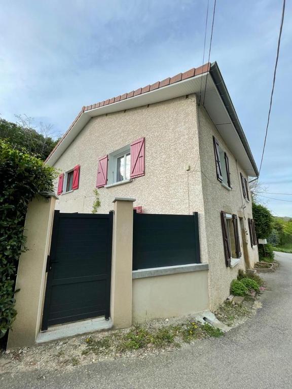 Le Gîte de Félix - Maison chaleureuse 190m2 - 6 ch - 20pers - Maison De Six Chambres