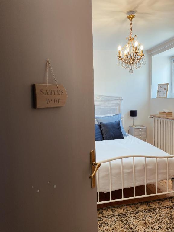 Postel nebo postele na pokoji v ubytování Ar Maen Gite et Chambres d'hotes