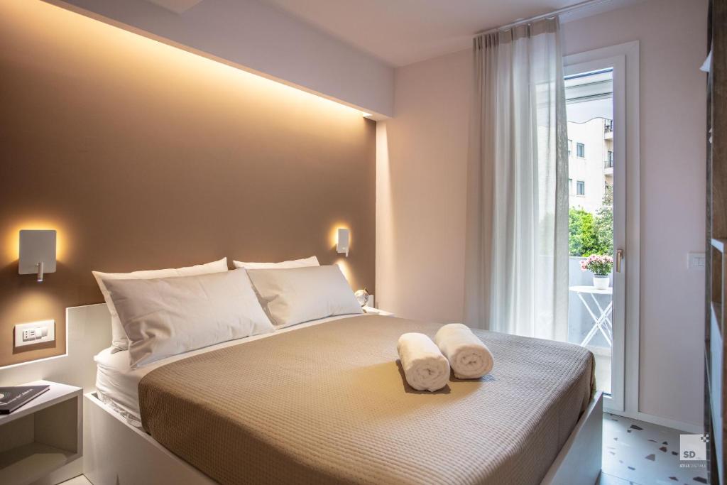 The Lady C - High Apartments - 1