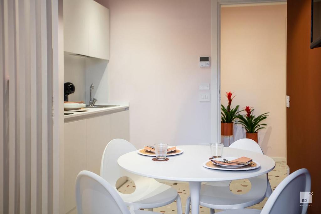 The Lady C - High Apartments - 5