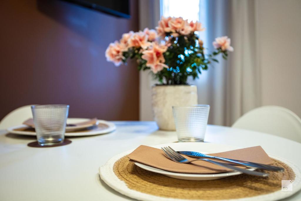 The Lady C - High Apartments - 6