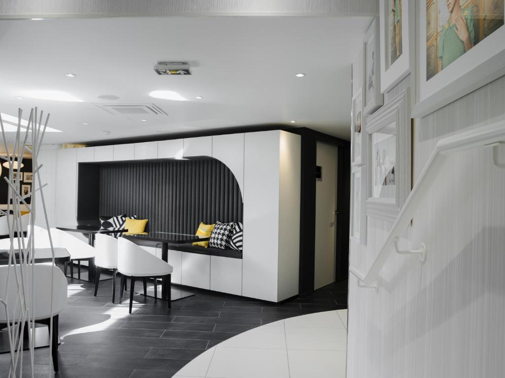 Hotel Ekta Champs Elysées - Resim 31