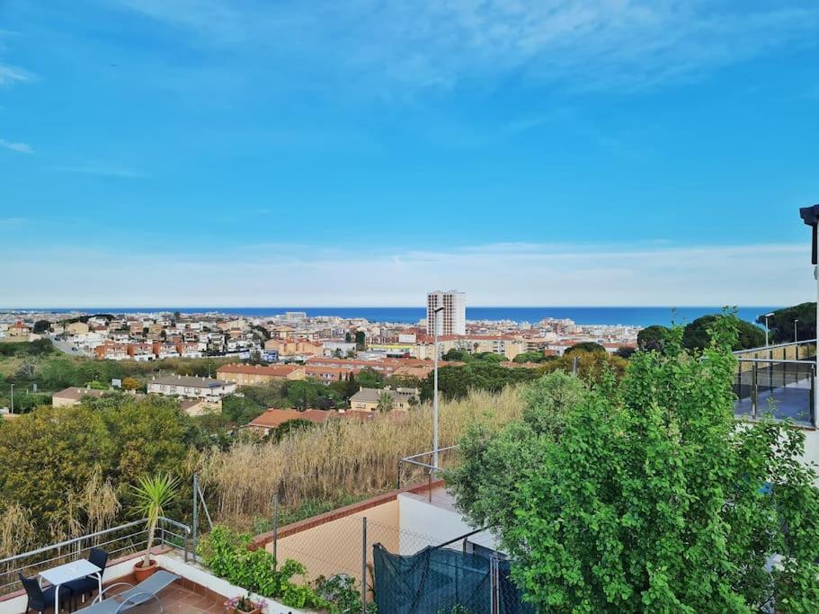Fotografia z galérie ubytovania Villa junto a la playa con piscina v destinácii Calella