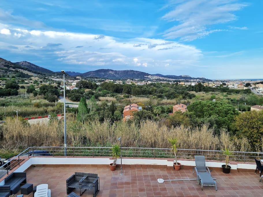 Fotografia z galérie ubytovania Villa junto a la playa con piscina v destinácii Calella