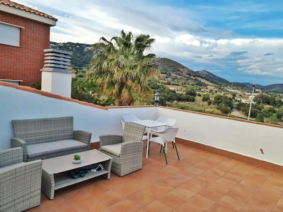 Fotografia z galérie ubytovania Villa junto a la playa con piscina v destinácii Calella