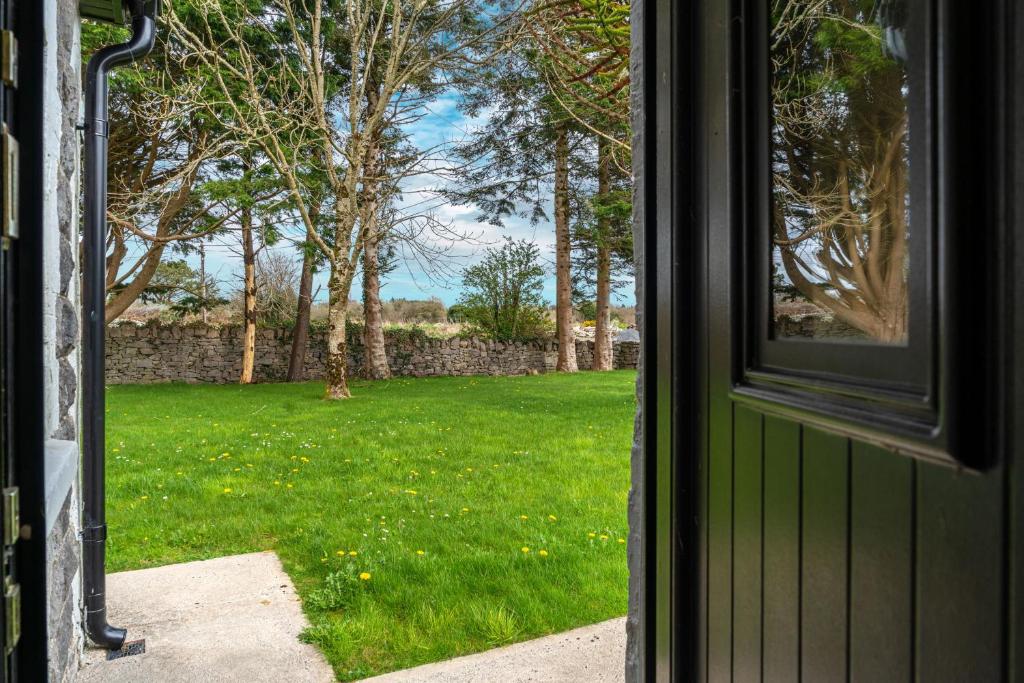 Zahrada ubytování Cottage 345 - Oughterard