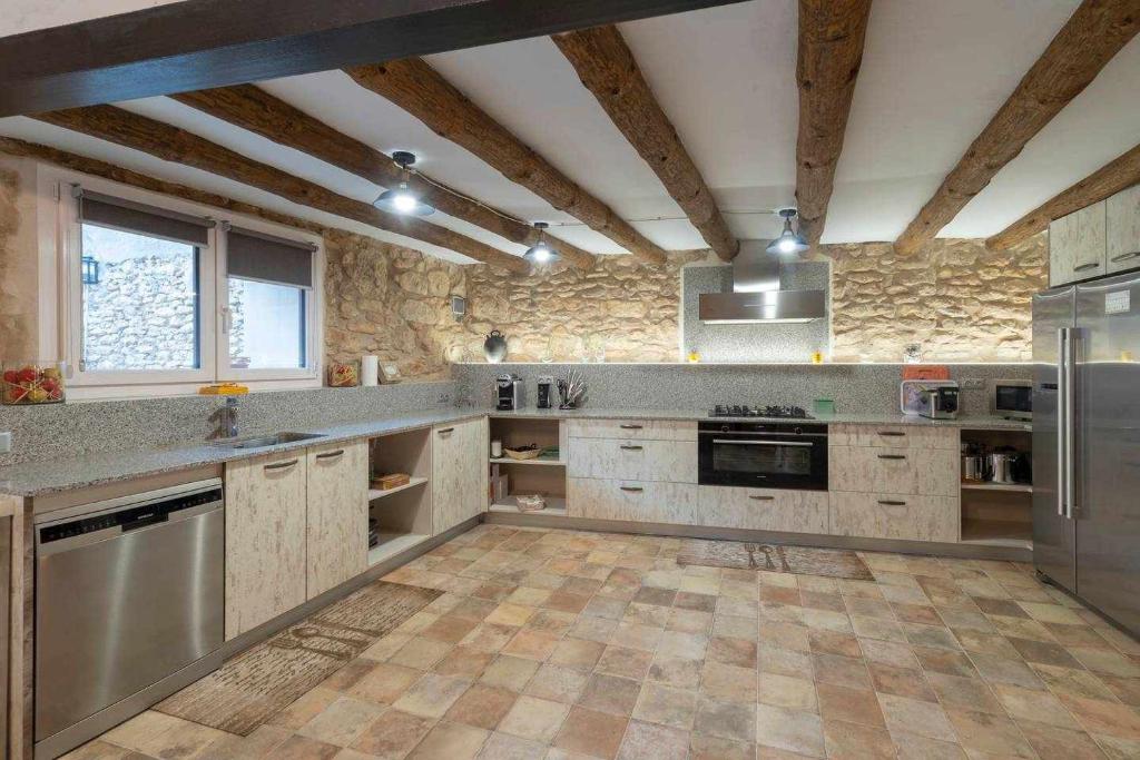 Kuchyňa alebo kuchynka v ubytovaní Casa de ensueño en Almatret