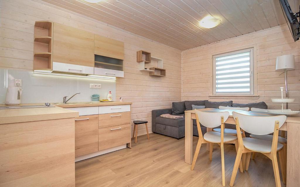 Kuchyň nebo kuchyňský kout v ubytování Boho Baltic Resort