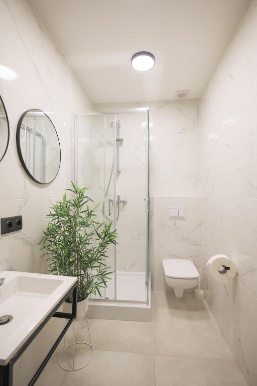 Hotel pod Wieliczką - Habitación Cuádruple Con Baño Privado