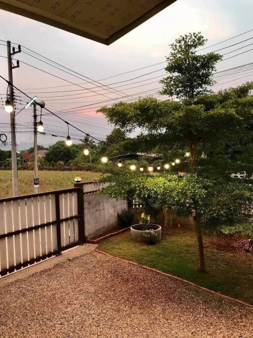Zahrada ubytování Walai House วลัยเฮ้าส์ กาญจนบุรี