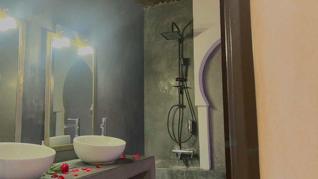 Koupelna v ubytování Riad Pourpre Medina