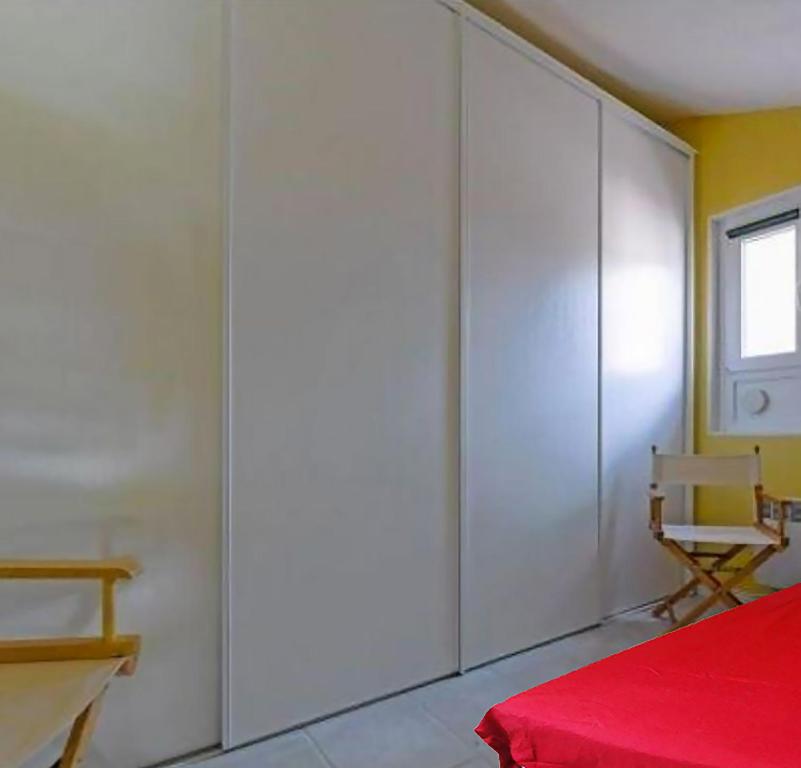 Postel nebo postele na pokoji v ubytování Appt T2, Piscine, la Plage à 130m! Parking privé clos, Lave-linge, Lave-vaisselle, Draps, Linge et Ménage inclus!