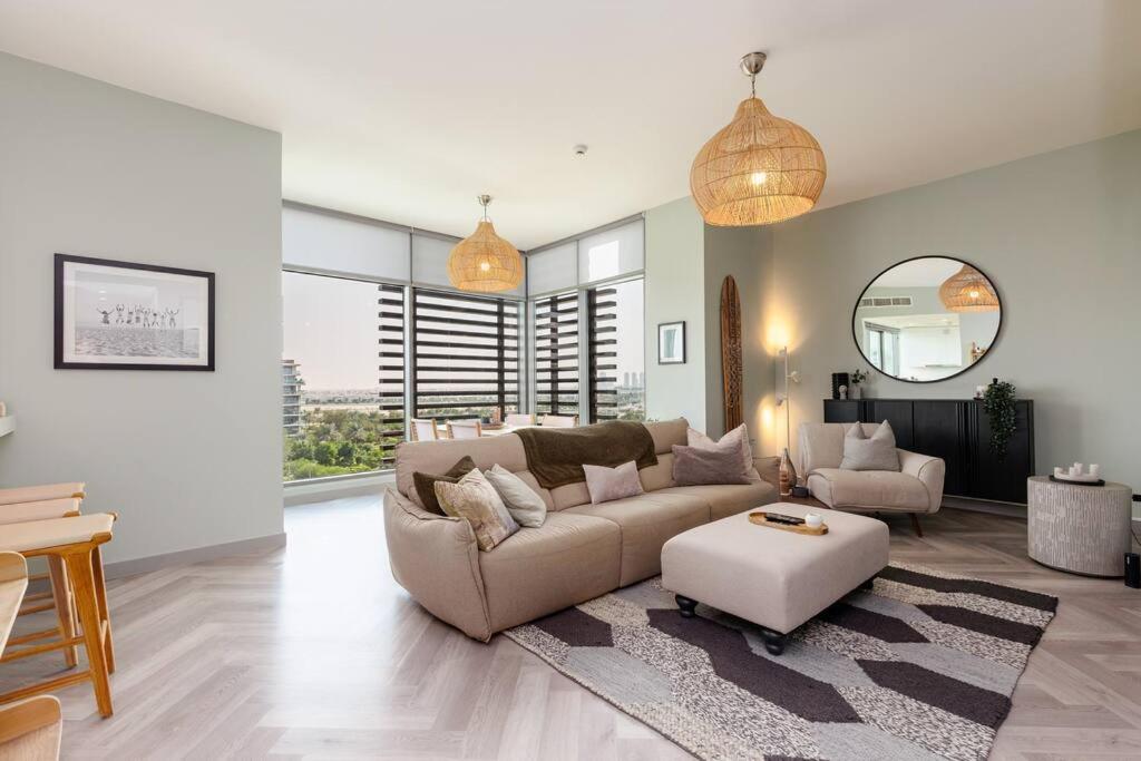 NEW! Luxurious 3 Bed with balcony in Dubai Hills, Dubai (updated prices