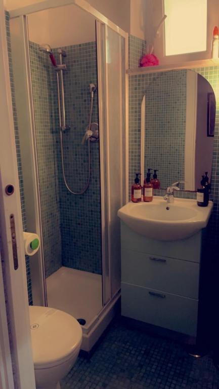 A bathroom at All Suite Colosseo