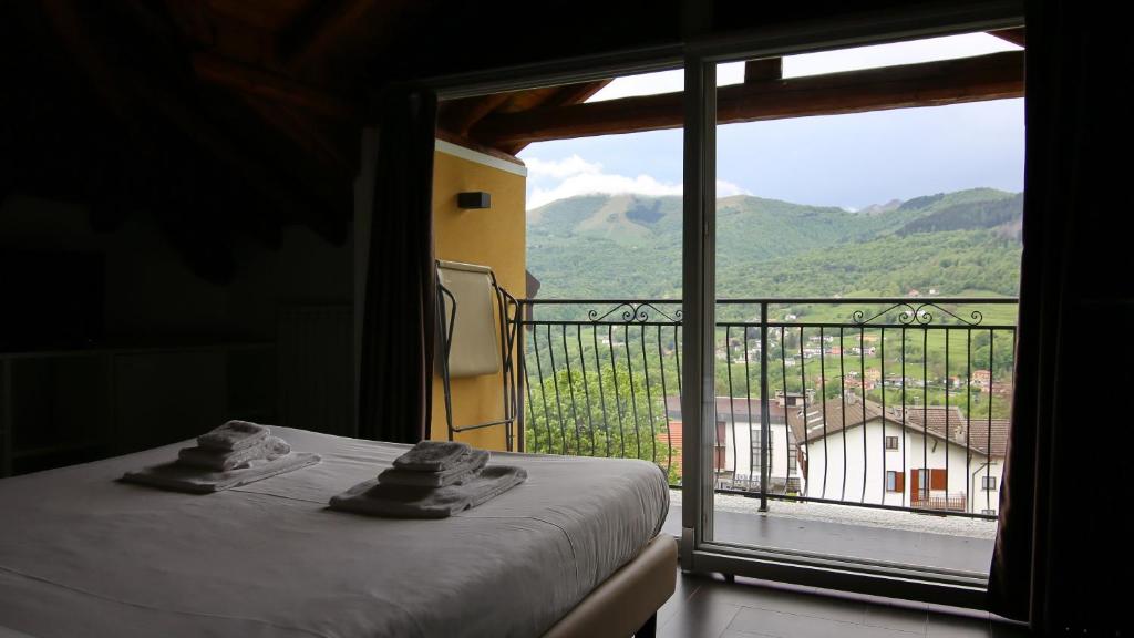 Nespecifikovaný výhled na hory nebo výhled na hory při pohledu z hotelu