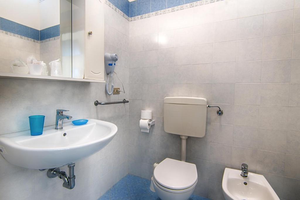 Koupelna v ubytování Hotel Raimondi