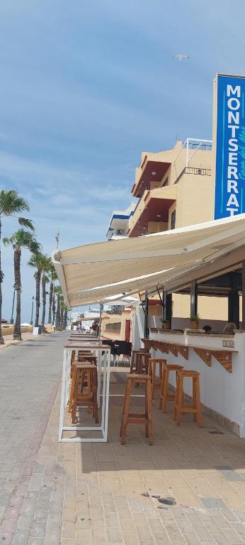 Reštaurácia alebo iné gastronomické zariadenie v ubytovaní Montserrat Casa del Mar