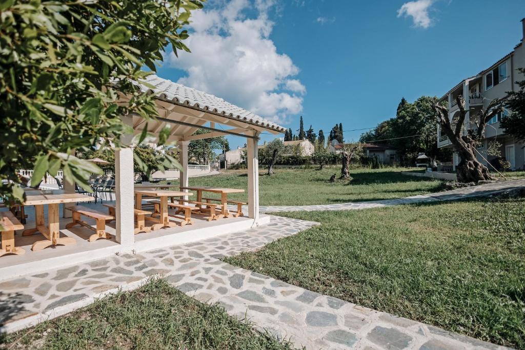 Zahrada ubytování Pelithea Family Aparthotel