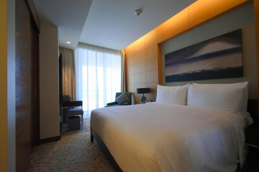 The Address Dubai Mall Residences Luxury with Balcony