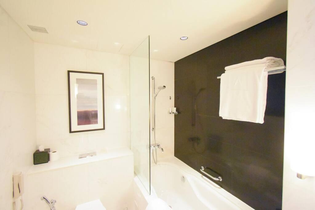 Fotografie z fotogalerie ubytování The Address Dubai Mall Residences Luxury with Balcony v Dubaji