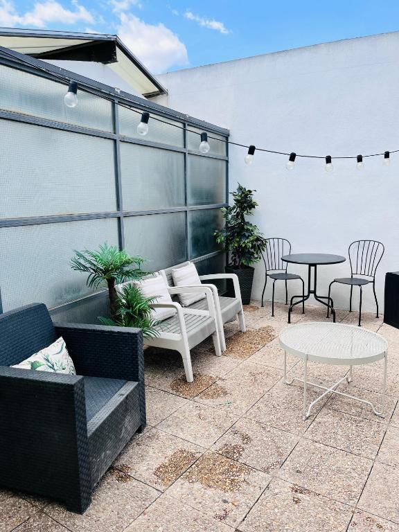 Travel Habitat Ático Calle Comedias, Valencia – Updated 2023 ...